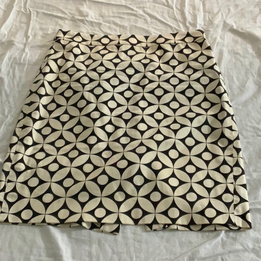 Cream and black pencil skirt